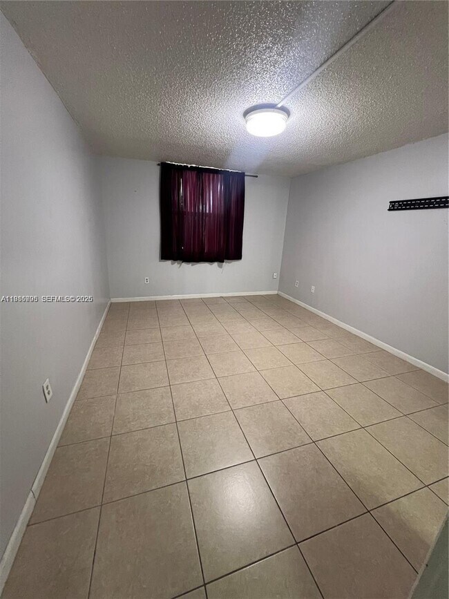 Building Photo - 8307 SW 142nd Ave