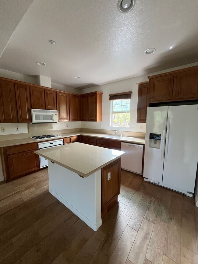 Building Photo - 2544 Escala Cir