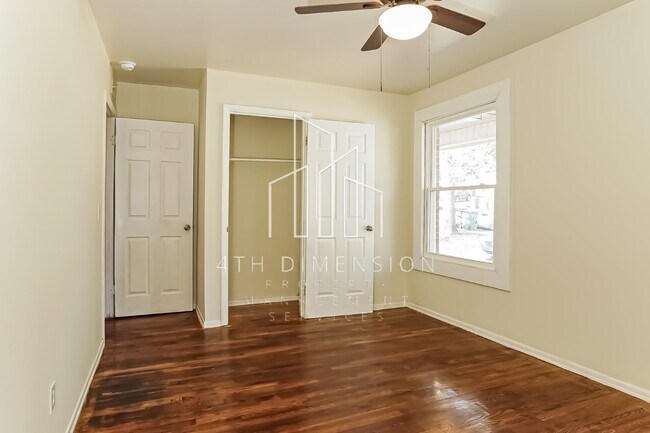 Building Photo - Charming 3 Bedroom Rental Home with Spacio...