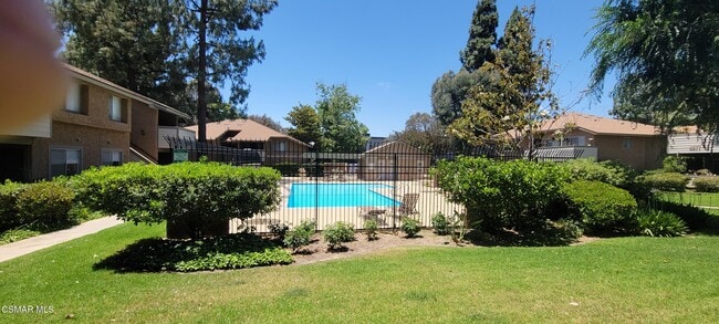 Building Photo - 4553 Alamo St