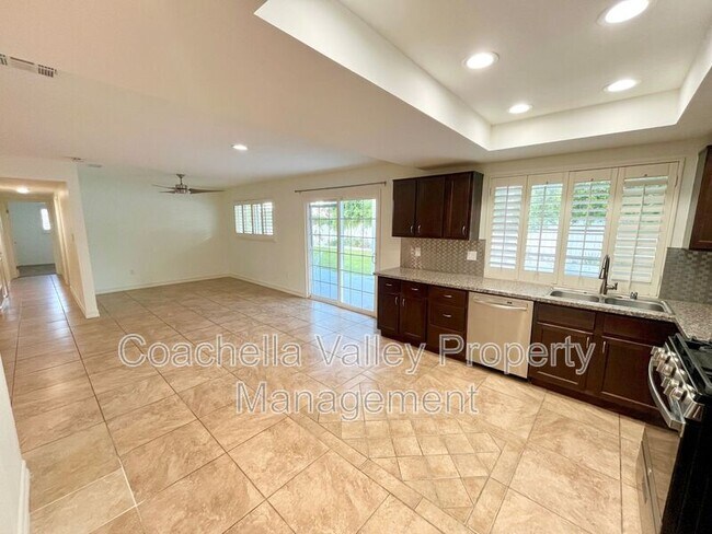 Building Photo - 37548 Bankside Dr