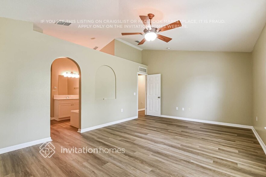 Building Photo - 688 Red Pepper Loop