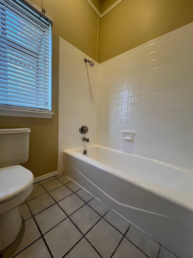 Building Photo - K624 - Wedgewood # 301