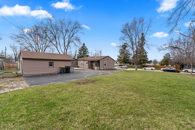 Building Photo - 25 McCabe Dr