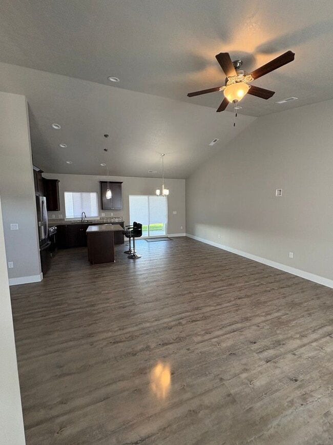 Building Photo - New home for Rent in Quincy!