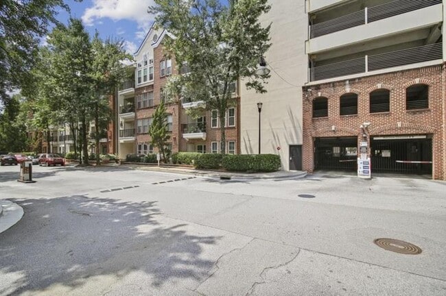 Building Photo - 1850 Cotillion Dr