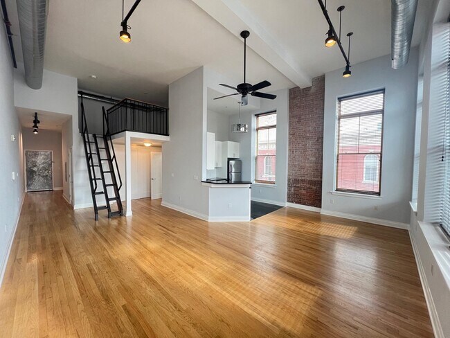 Primary Photo - 338 Grove St