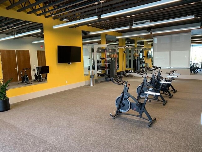 Building Photo - Boulevards End Unit Townhouse, 3 Bed / 2.5 Bath, Amenities, Close to 580 - This is a 3-6 month sh...