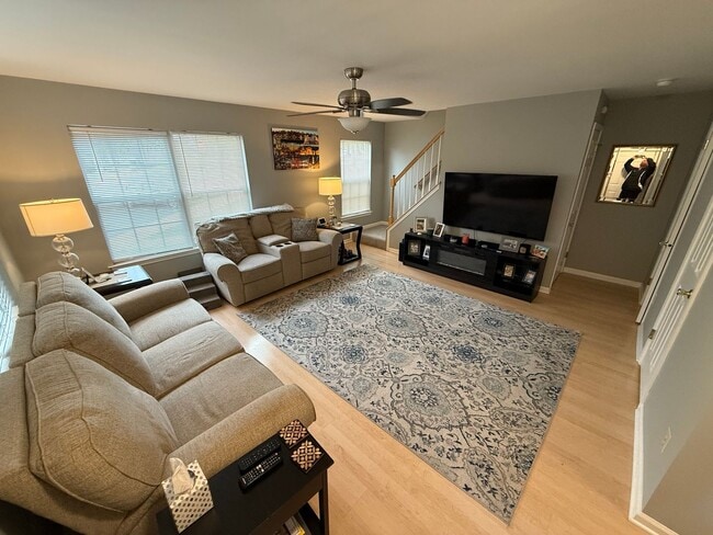 Building Photo - 2 Bed / 1.5 Bath Townhome in Patriot's Ridge