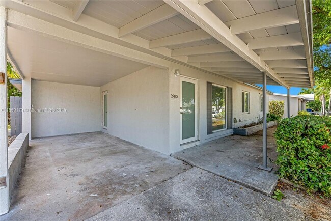 Building Photo - 1390 SW 50th Ave
