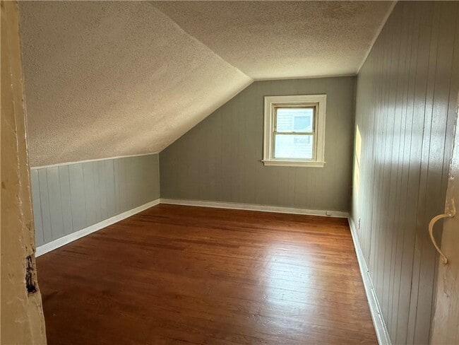 Building Photo - 227 Providence St