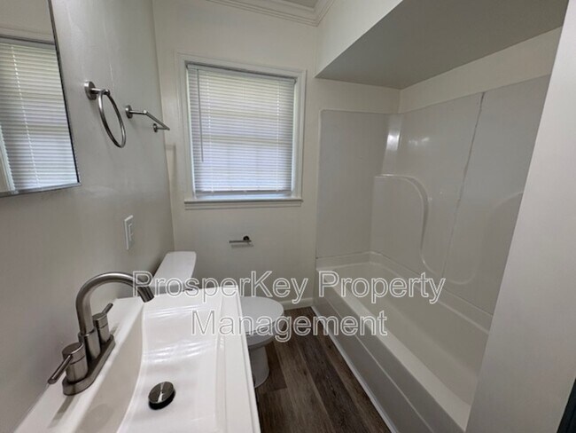 Building Photo - 5900 Frazier Dr