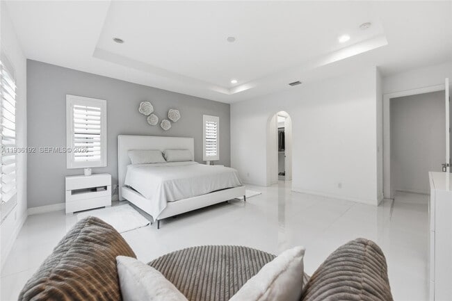 Building Photo - 9220 Meridian Dr N