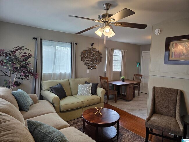 Building Photo - 128 Thomas Cir