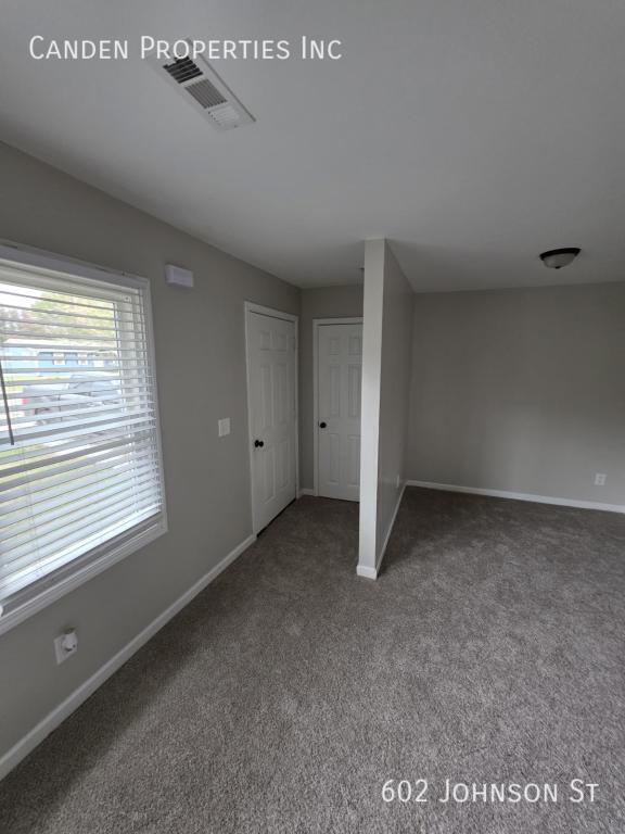 Building Photo - 602 Johnson St