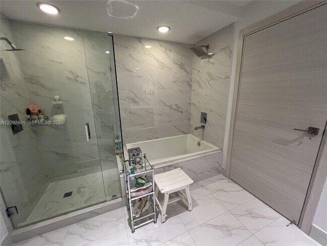 Building Photo - 801 S Miami Ave