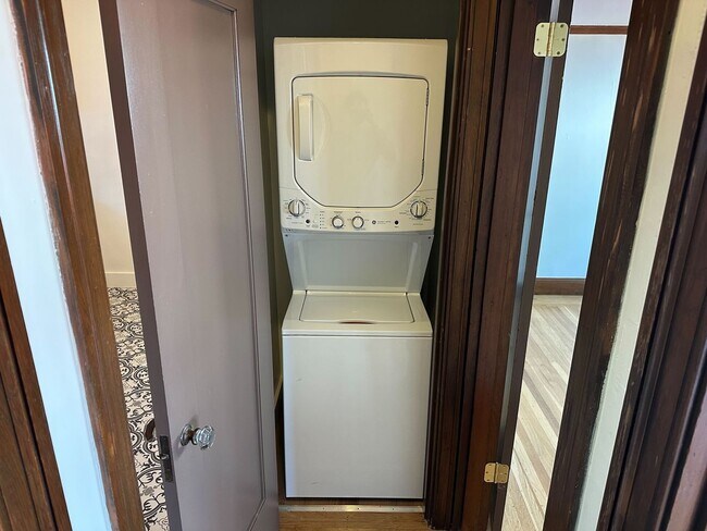 Building Photo - 2134-2138 Clinton Ave