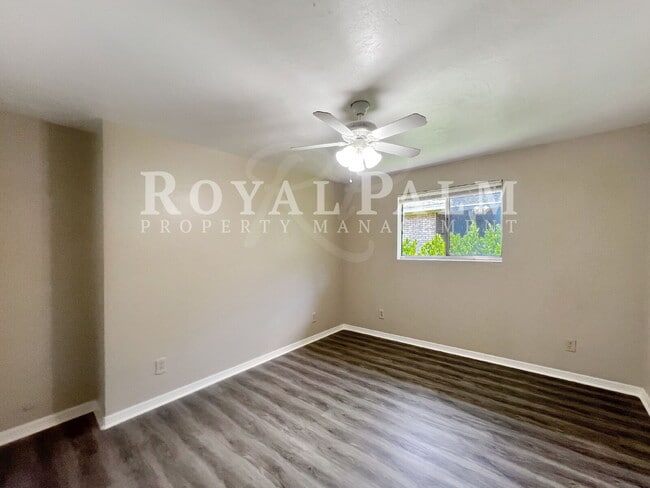 Building Photo - You Had Me at Bonita — 1Bed, 1Bathroom, w/ $400 Move-In Perk!
