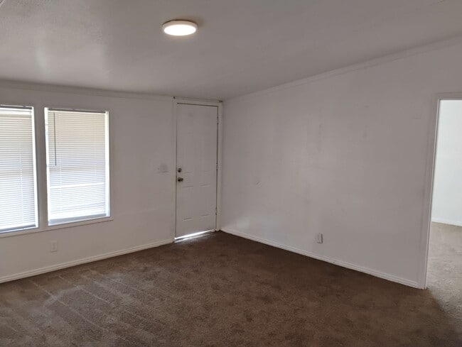 Building Photo - 121 Whiteface Dr