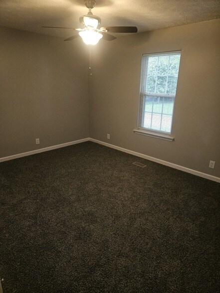 Building Photo - 1911 Pecan Ridge Dr