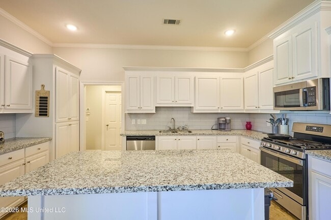Building Photo - 115 Rotherfield Pl