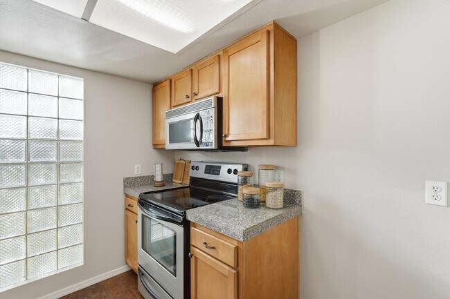 Building Photo - 3039 N 38th St