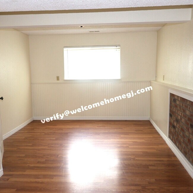 Building Photo - 2844 Lexington Ln