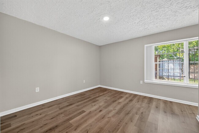 Building Photo - 5243 Wickview Ln