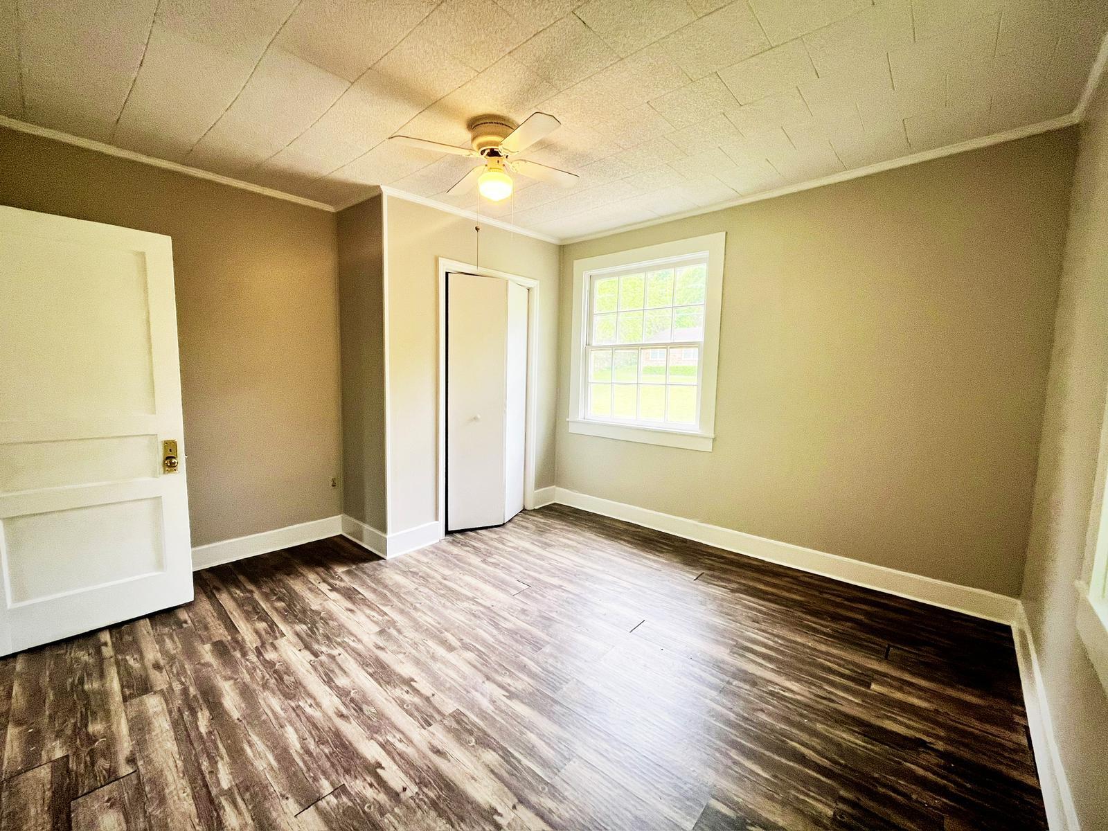Building Photo - 212 Westwood Dr
