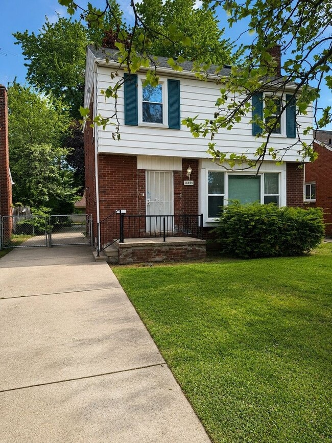 Building Photo - 13693 Edmore Dr