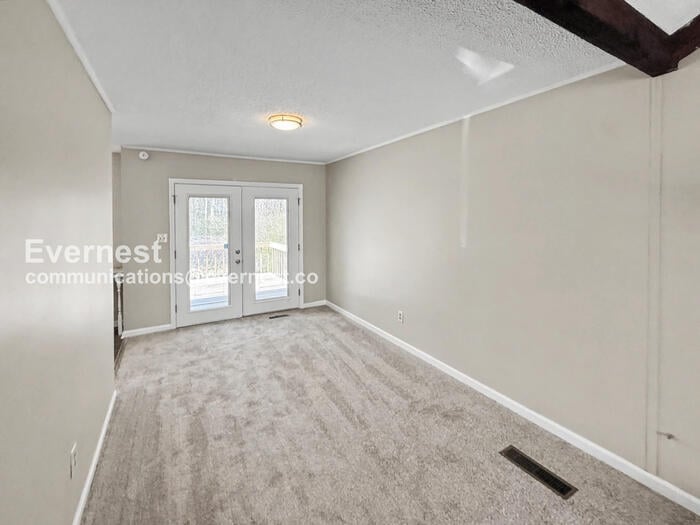 Building Photo - 617 Carson Crest Cir