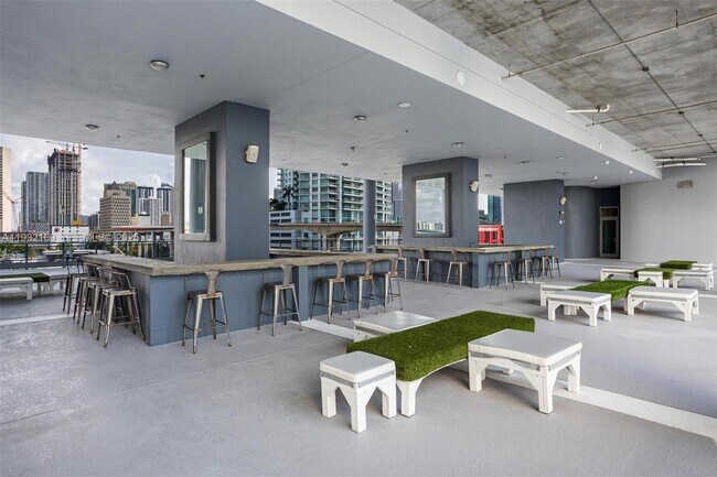 Building Photo - 690 SW 1st Ct