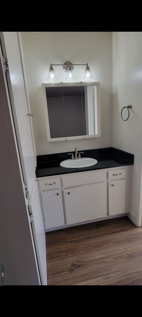 Building Photo - 7434 Mesa College Dr