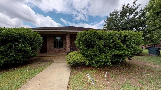 Building Photo - 3623 Elaine Dr