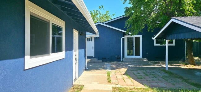 Building Photo - 125 Farrell Ave