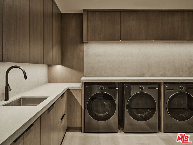 Building Photo - 0 Andromeda Ln