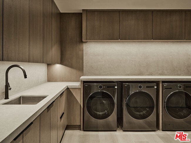 Building Photo - 30010 Andromeda Ln