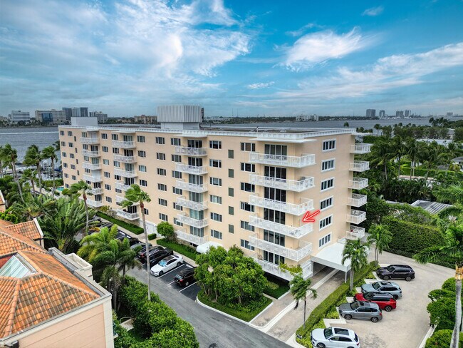 Building Photo - 250 Bradley Pl