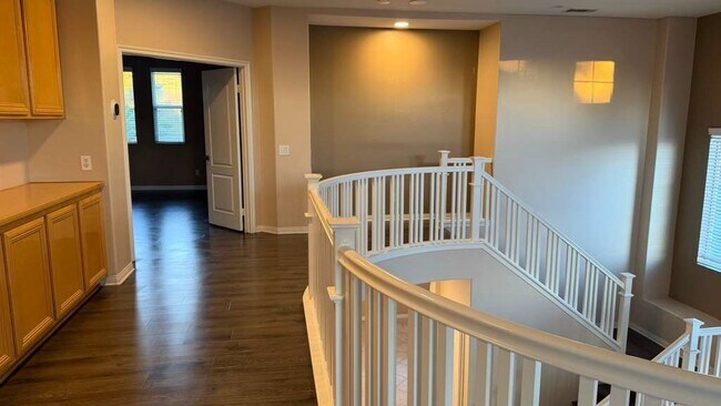 Building Photo - 28622 High Ridge Dr