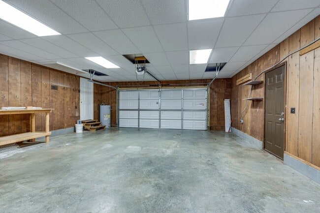 Building Photo - 1316 Rivermont Dr