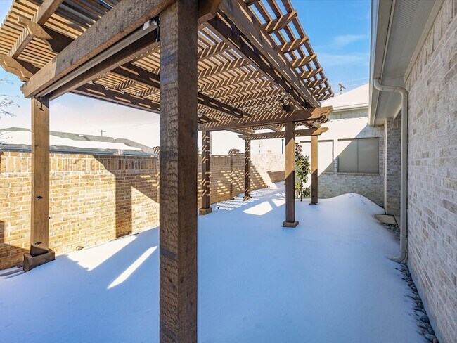 Building Photo - 701 Presidio St