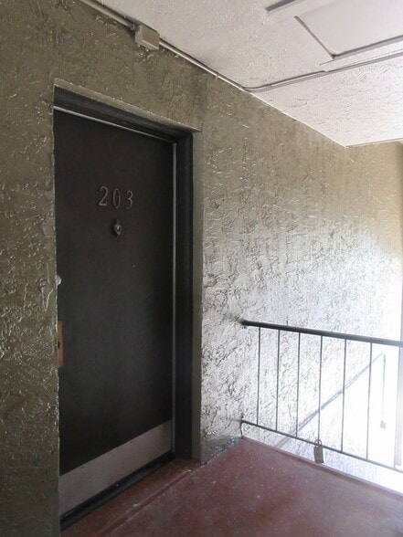 Building Photo - Coming Soon! 2nd-floor studio condo at Ser...