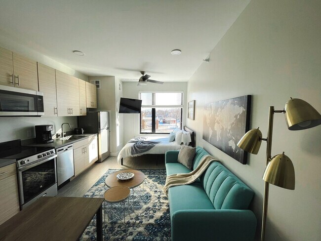 Building Photo - 2530 University Ave