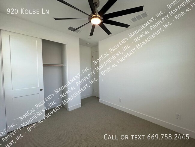 Building Photo - 920 Kolbe Ln