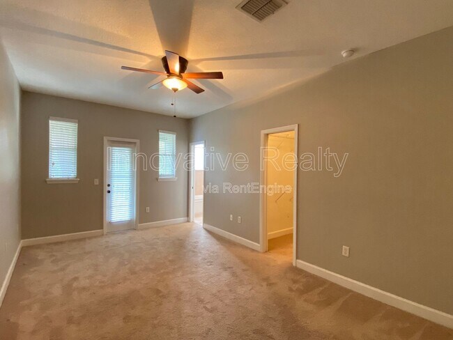 Building Photo - 332 E Kaley St