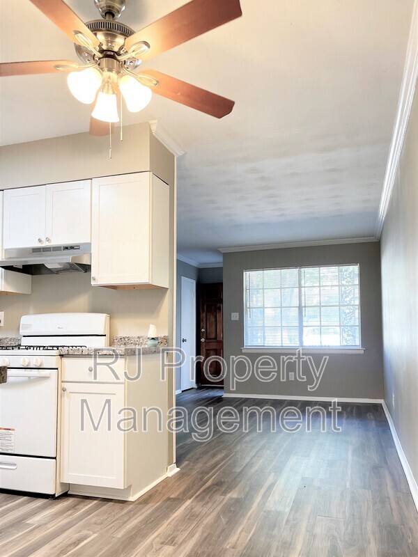 Building Photo - 2093 Jefferson Ave