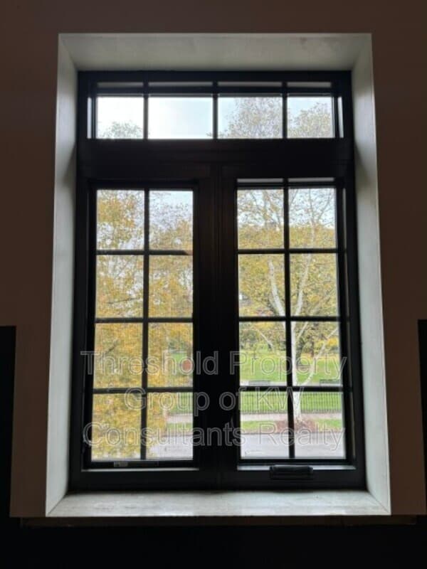 Building Photo - 451 E Town St