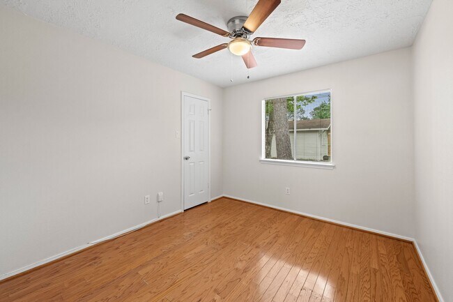 Building Photo - 4503 Pineville Ln