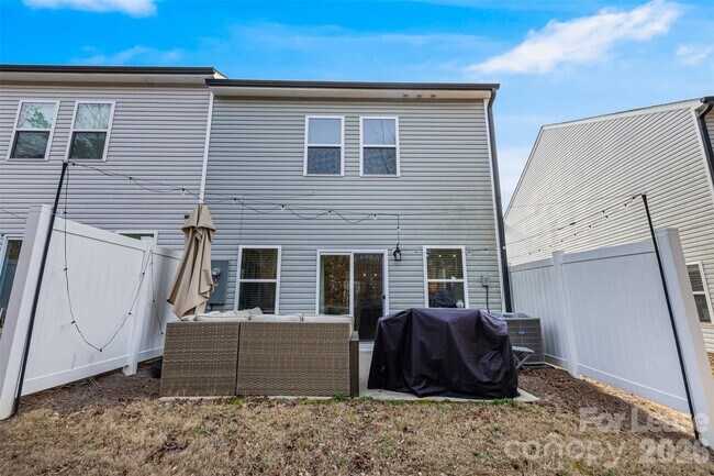 Building Photo - 12017 Basking Dr