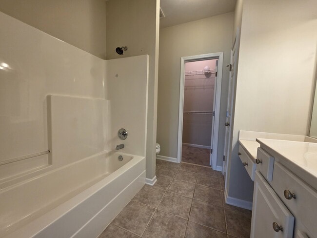 Building Photo - 2 BR Harbor Village Condo